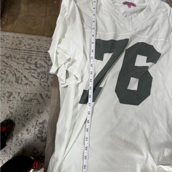 Edikted White Jersey Top with Black Graphic - Picture 3 of 6